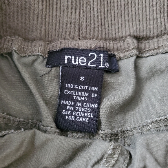 Rue21 cargo style shorts - Picture 3 of 3